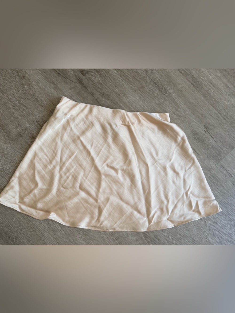 Light Cream A-Line Women's satin mini Skirt elastic waistband medium a new day